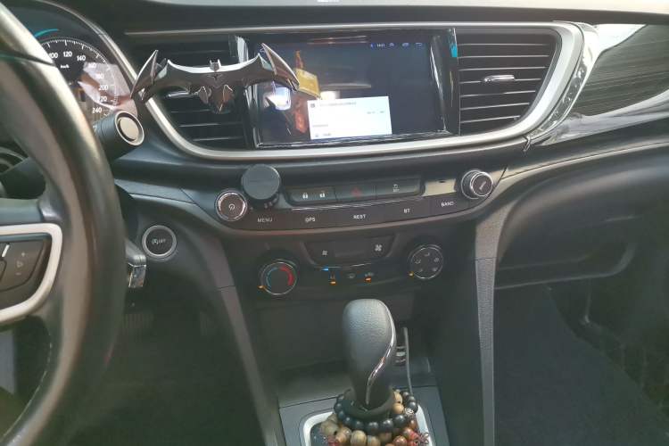 Used Buick GT 2018 18T Automatic Elite Model Audio And AC Panel