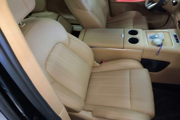 Used VOYAH Dream 2025 PHEV Four-Wheel Drive Prestige Kunpeng Edition
