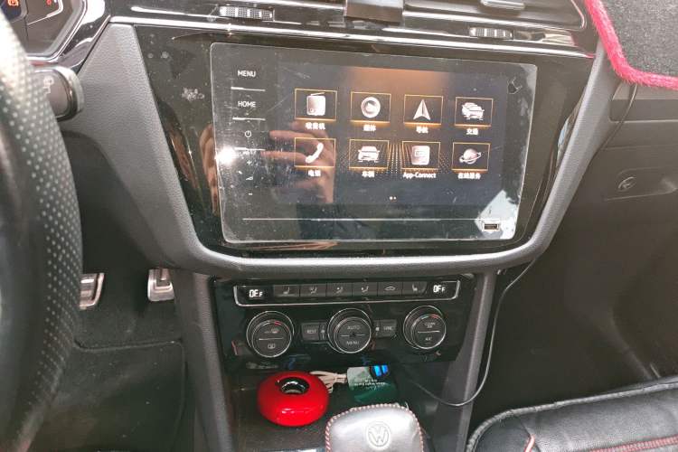 Used Volkswagen Tiguan L 2021 330TSI Automatic Two-Wheel Drive R-Line Enhanced Edition Audio And AC Panel