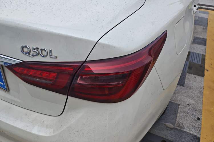 Used Infiniti Q50L 2018 2.0T Enjoyment Version China VI Standard