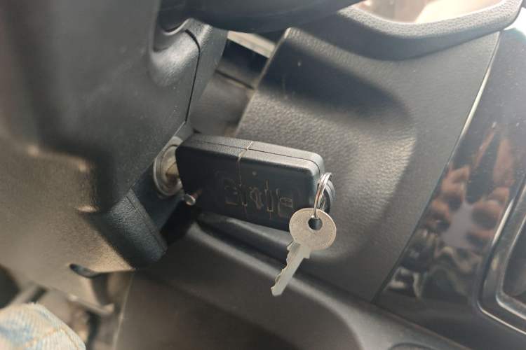 Used Iveco Daily 2023 2.5T A37M1 Long Wheelbase Mid-Height Dual-Tire Side-Sliding Doors 5–9 Seats