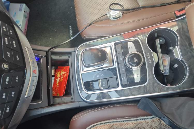 Used BYD Tang New Energy 2015 2.0T Four-Wheel-Drive Flagship Model