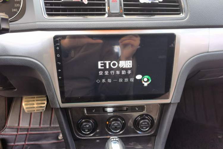 Used Volkswagen Cross Lavida 2014 1.4TSI DSG Audio And AC Panel