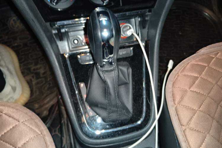 Used Volkswagen Bora 2015 Value Edition 1.6L Automatic Comfort Version