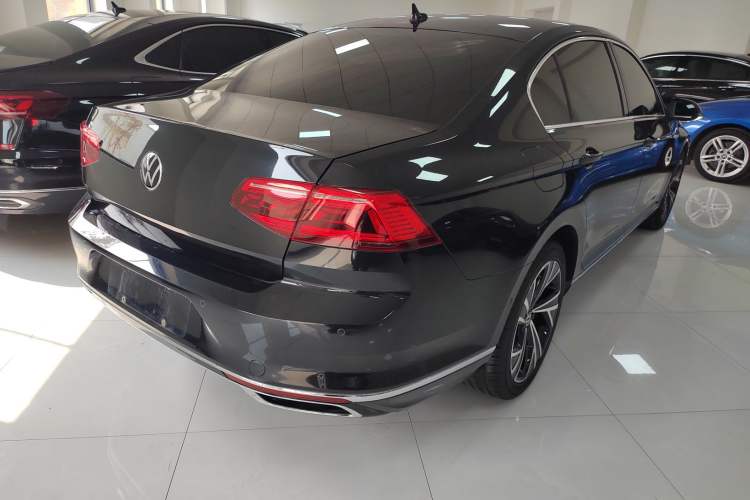 Used Volkswagen Magotan 2020 380TSI DSG Prestige Edition Rear Right 45 Deg