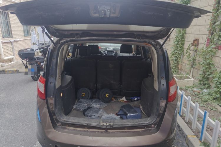 Used JAC Refine M2 2013 1.8L Manual Luxury 5-Seater