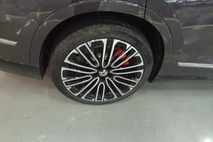 Used Nio ES8 2026 Model 6-seat Executive Signature Edition Right Rear Wheel Hub