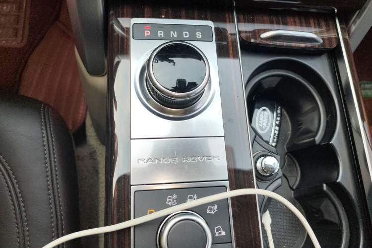 Used Land Rover Range 2017 3.0 SC V6 Vogue Extended Version Gear Lever