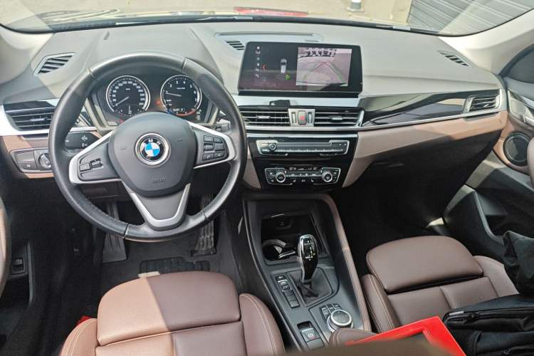 Used BMW X1 2020 sDrive25Li Leading Model Center Console