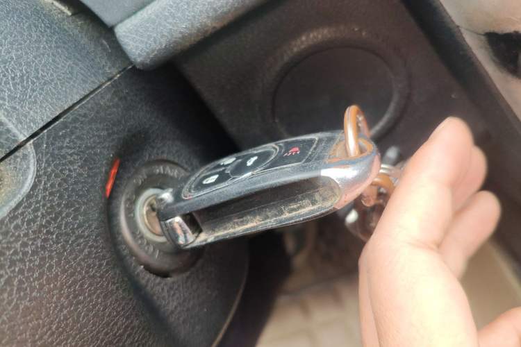 Used Bestune X80 2013 2.0L automatic comfort version
