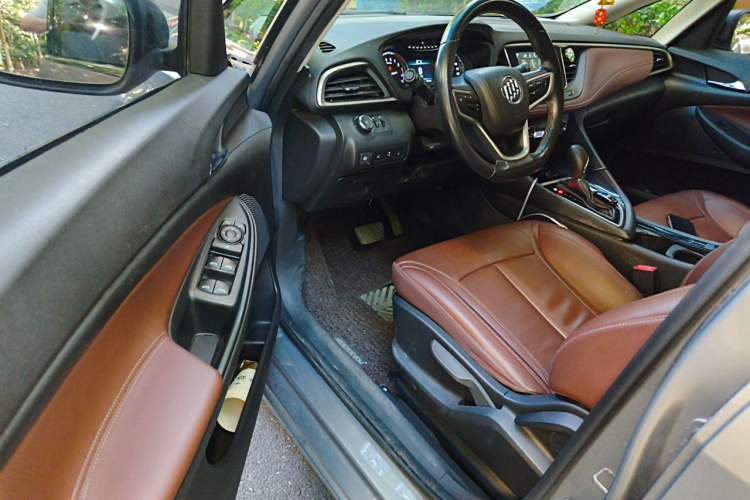 Used Buick GL6 2018 18T 6-Seater Prestige Model
