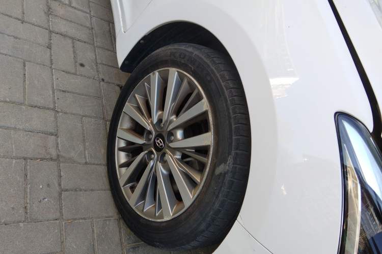 Used Hyundai Mistra 2017 1.8L Automatic Deluxe DLX Model China V Emission Standard Exterior 7