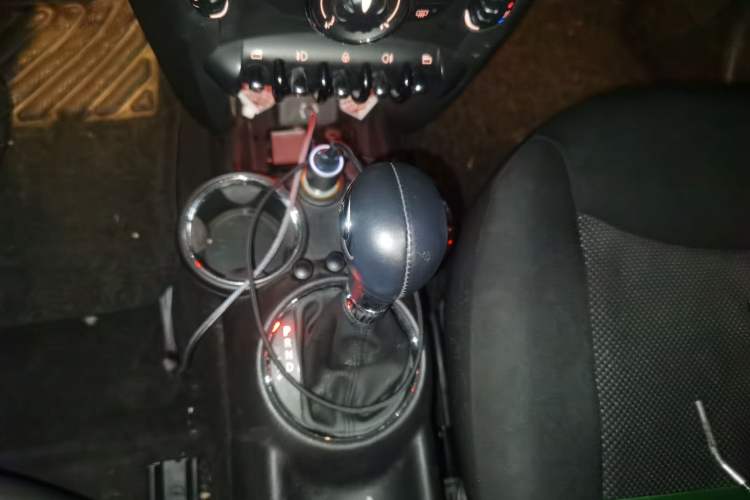 Used MINI 2013 1.6L ONE Limited Edition Third Version Gear Lever