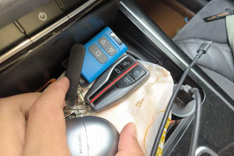 Used Hongqi HS5 2022 Facelifted Version 2.0T Smart Connect Flagship All-Wheel-Drive Edition