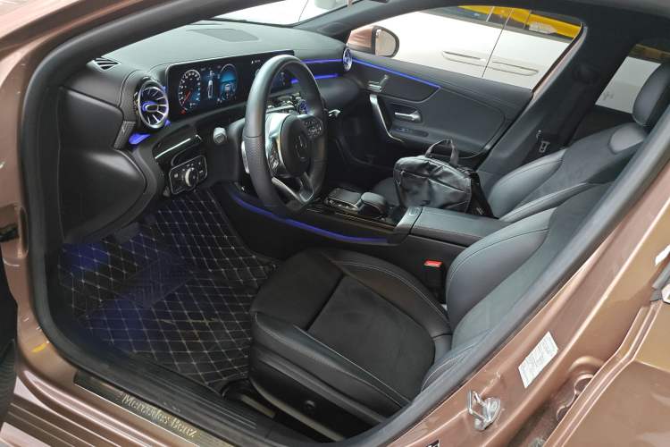 Used Mercedes-Benz A-Class 2020 Restyled A 200 L Sport Sedan Fashion Version
