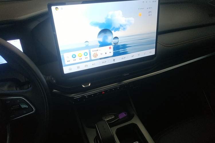 Used Geely Auto Haoyue L 2025 2.0T DCT Luxury Edition Audio And AC Panel