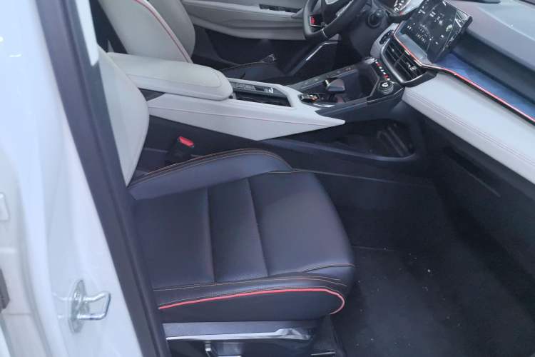 Used Lynk & Co 06 2021 1.5T Shero Pink Special Edition