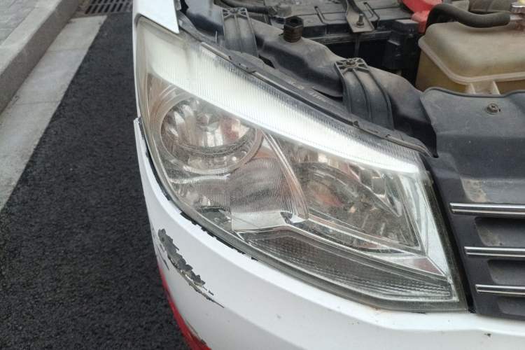 Used Dongfeng Fengon 330 2014 1.5L Manual Utility Version DK15 Right Front Headlight