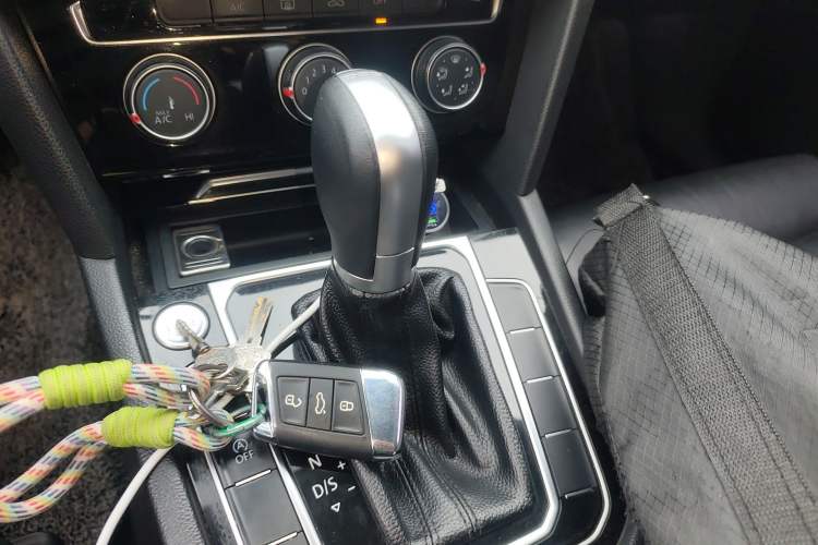 Used Volkswagen Magotan 2020 280TSI DSG Comfort Edition Gear Lever