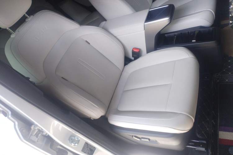 Used iCAR V23 2025 401 Two-Wheel Drive Intelligent Driving Version
