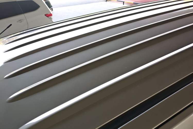 Used Wuling Hongguang V 2022 1.5L Jingqu Edition Enclosed-Window Vehicle with Electric Power Steering LAR Roof