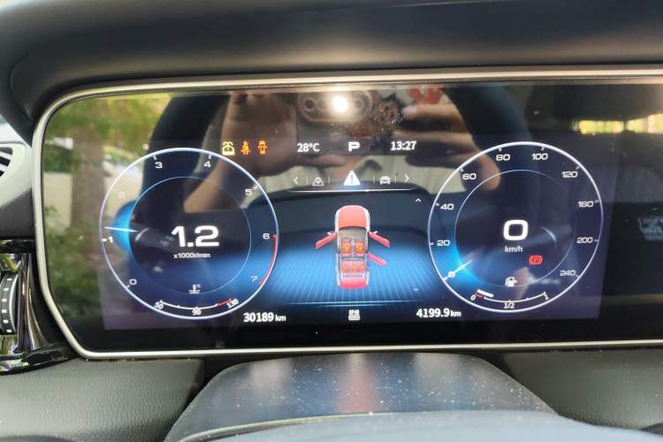 Used Hongqi HS5 2022 Facelifted Version 2.0T Smart Connect Flagship All-Wheel-Drive Edition
