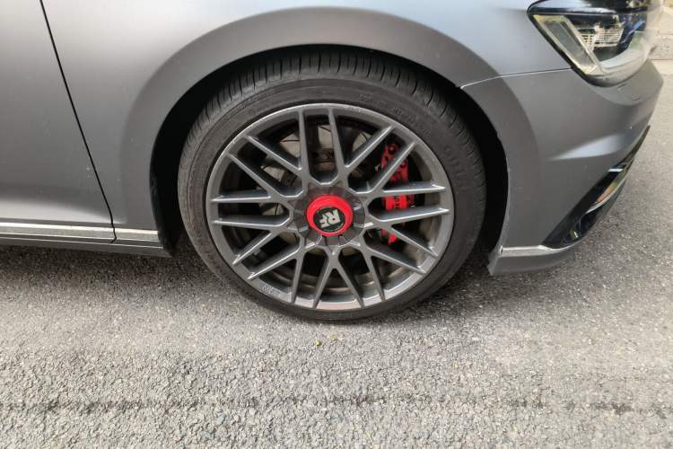 Used Volkswagen Variant 2017 380TSI Two-Wheel Drive Comfort Edition
