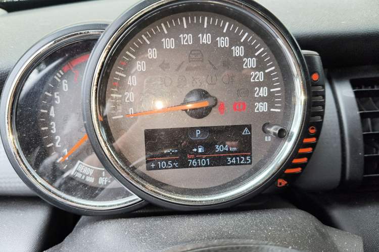 Used MINI MINI 2014 1.5T COOPER Fun
