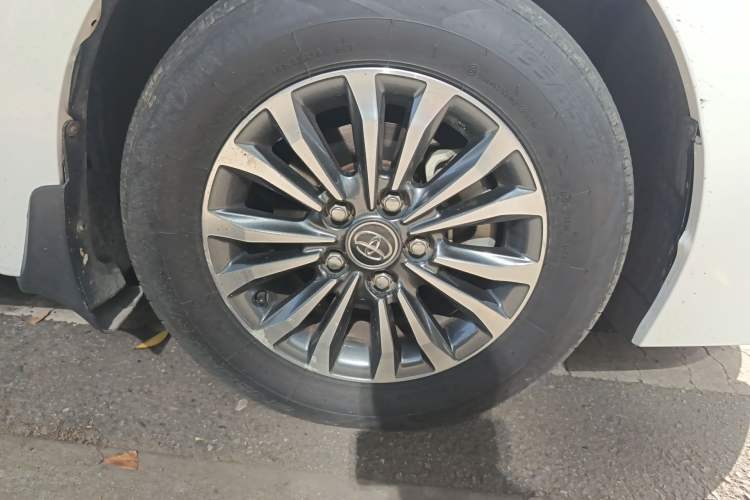 Used Toyota Corolla 2017 Revised Version 1.2T S-CVT GL Exterior 4