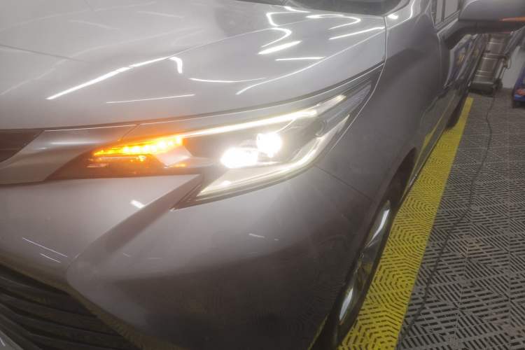 Used Toyota Sienna 2021 2.5L Hybrid Ultimate Edition