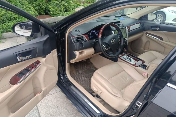 Used Toyota Camry 2012 2.5G Luxury Edition Driver Seat