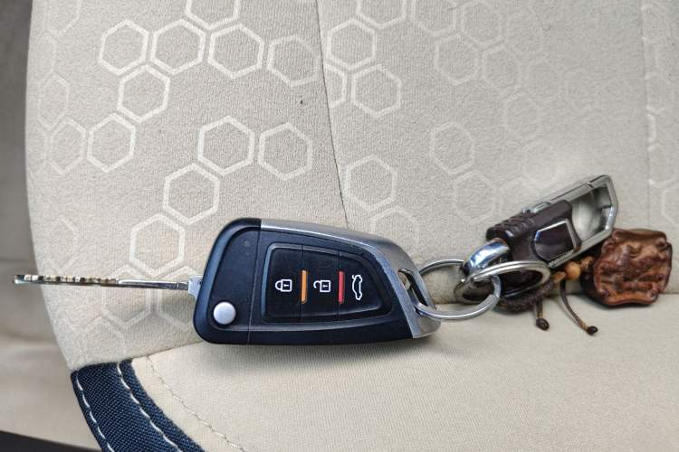 Used Haima Fumei 2014 M5 1.6L Manual Standard Model Interior 1