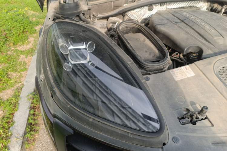 Used Porsche Macan 2018 Macan 2.0T Right Front Headlight