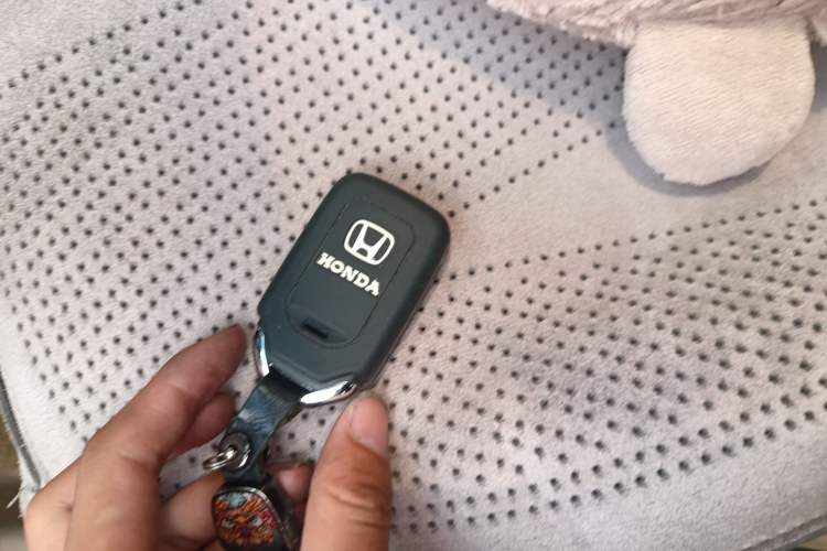 Used Honda Crider 2015 1.8L automatic luxury edition Vehicle Key