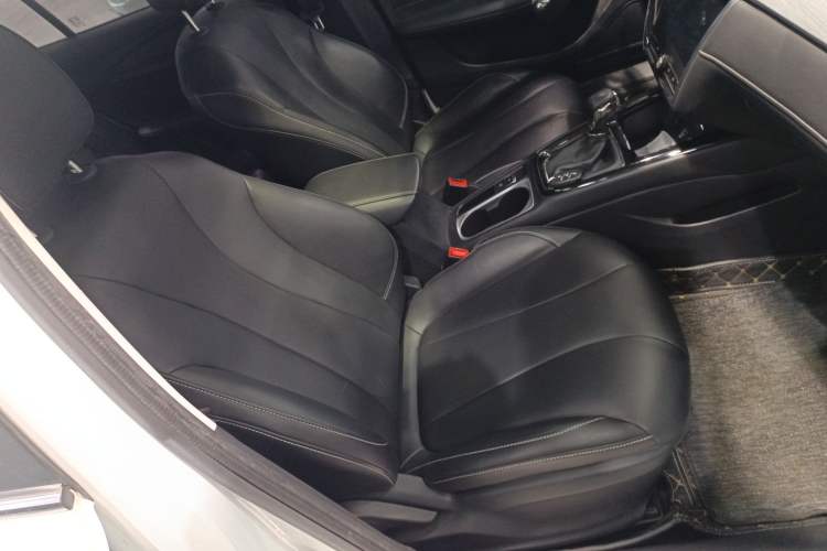 Used Roewe i5 2020 1.5L Automatic 4G Connect Luxury Flagship Edition
