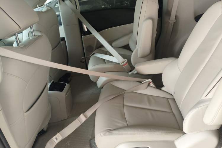 Used Buick GL8 2021 Land Cruiser Executive 652T Premium Model