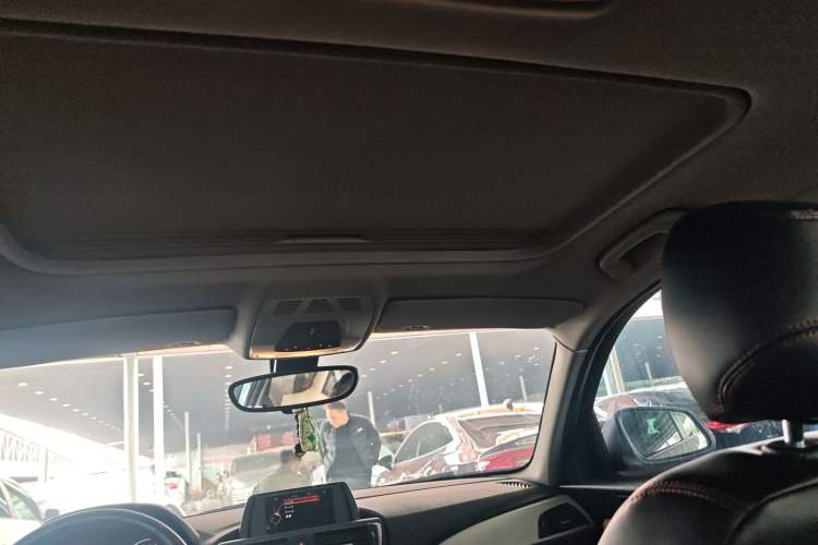 Used BMW 1 Series 2016 118i Leading Model Headliner