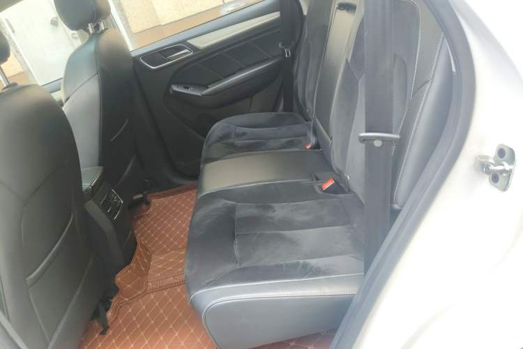 Used Roewe RX5 New Energy 2017 ERX5 EV400 Electric Internet Supreme Edition
