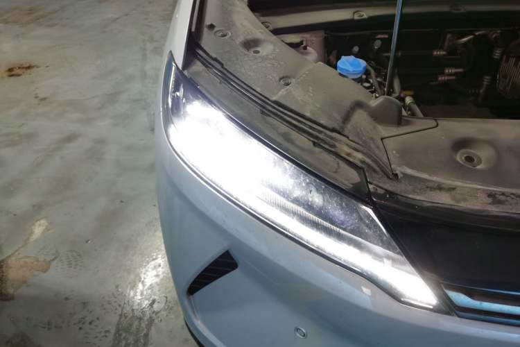 Used BYD Yuan UP 2025 Intelligent Driving Version 401 KM Dynamic Edition Exterior 6