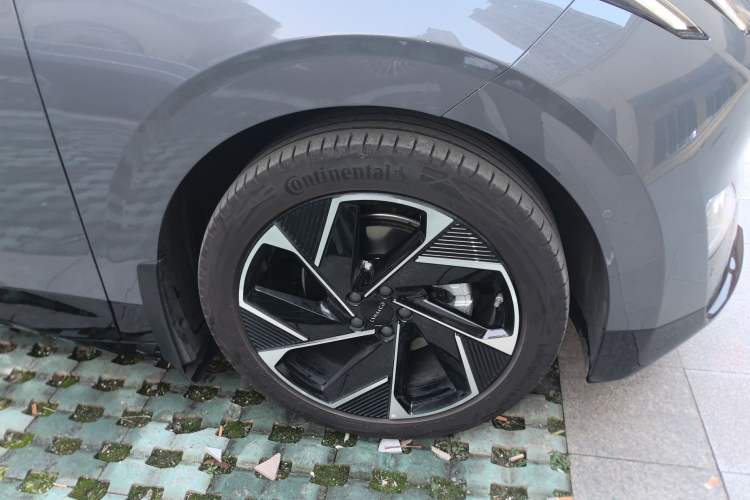 Used Lynk & Co Z20 2025 530 km Range Rear-Drive Max "Chasing the Sun" Edition
