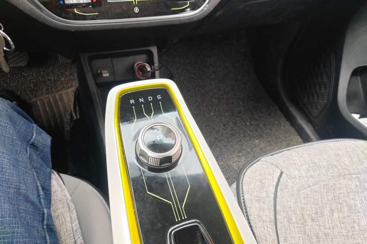 Used CHANGAN Benni E-Star 2020 Heartbeat Edition NMC Lithium Gear Lever