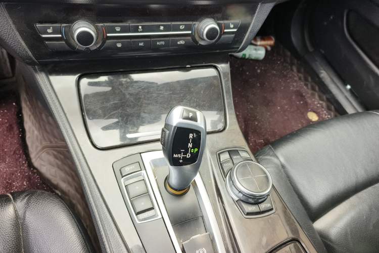 Used BMW 5 Series 2013 525Li Luxury Model Gear Lever