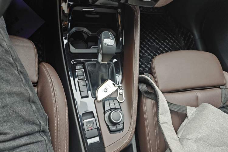 Used BMW X1 2016 sDrive18Li Luxury Model Gear Lever