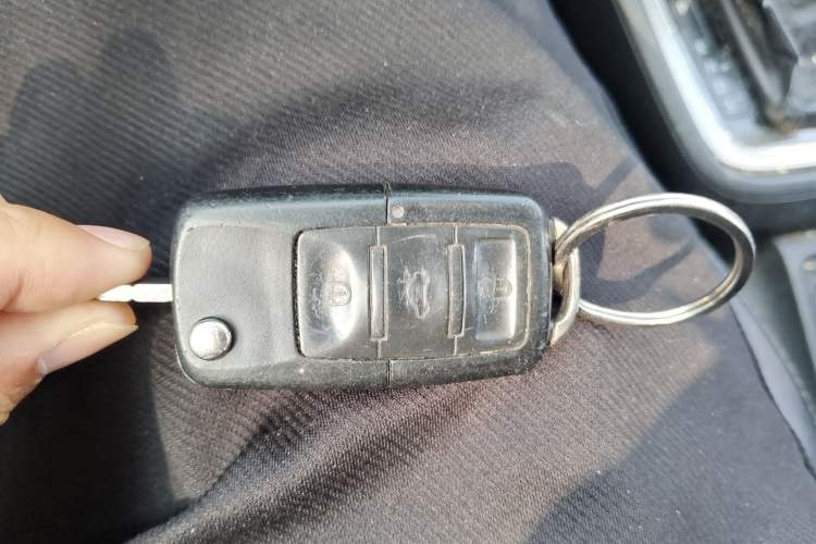 Used Volkswagen Lavida 2013 1.6L Automatic Comfort Edition Vehicle Key