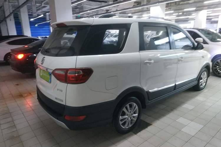 Used Dongfeng Fengon 370 2016 1.5L Manual Luxury 7-Seater