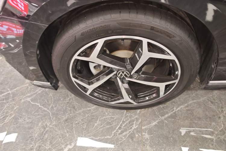 Used Volkswagen Magotan 2023 2 Million Units Limited Edition 330TSI DSG Leading Version
