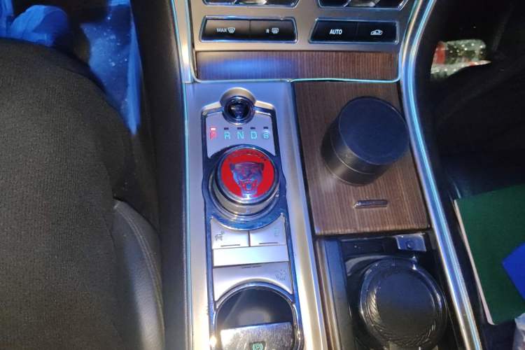 Used Jaguar XF 2014 XF 2.0T Prestige Edition
