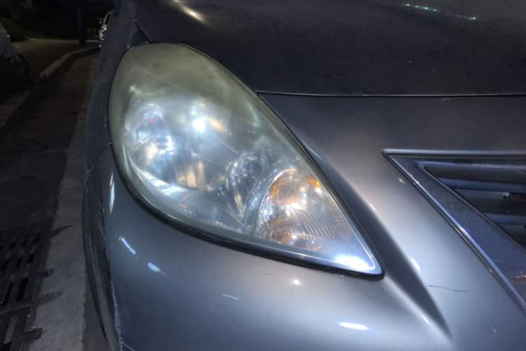 Used Nissan Sunny 2011 1.5XE CVT Comfort Edition Right Front Headlight