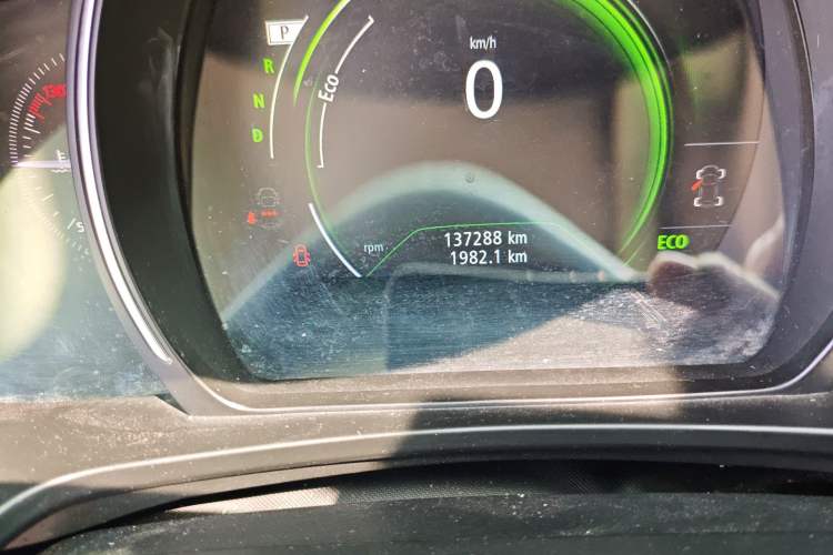 Used Renault Kadjar 2016 2.0L Two-Wheel Drive Leading Edition Odometer Close Up