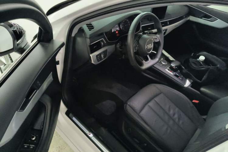 Used Audi A4L 2019 45 TFSI quattro Individual Sport Edition China VI
